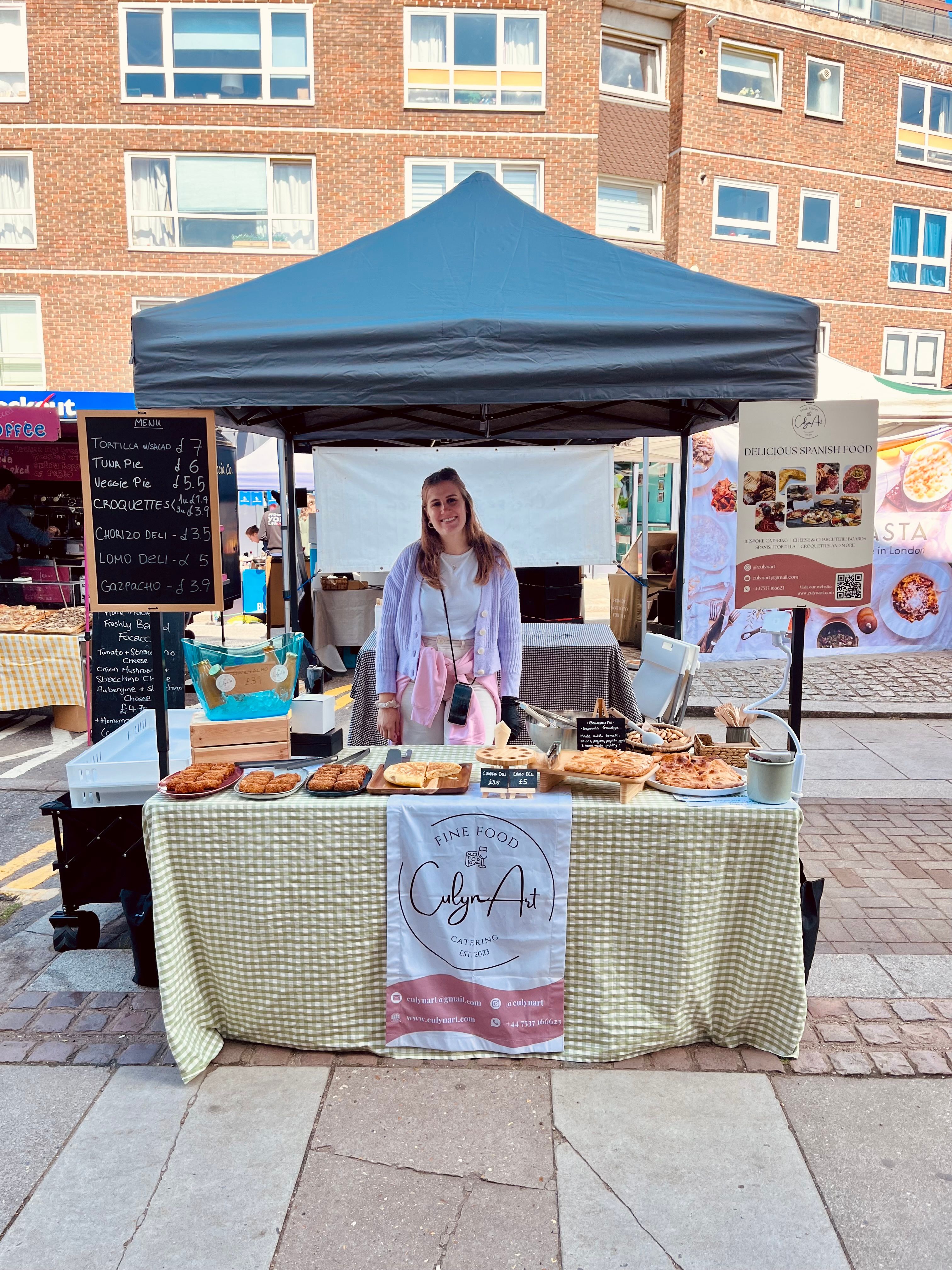 Aixa at the CulynArt market stall